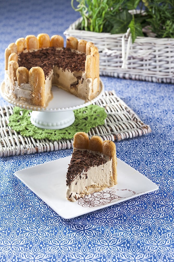 Charlote de café com chocolate