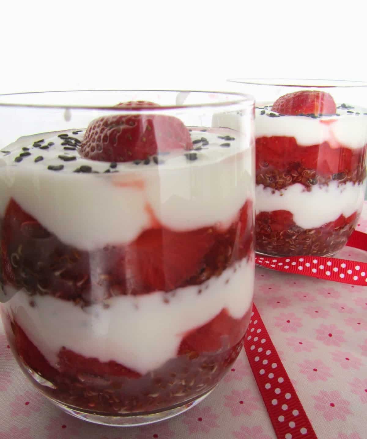 Copo de Chocolate Branco e Frutos do Bosque