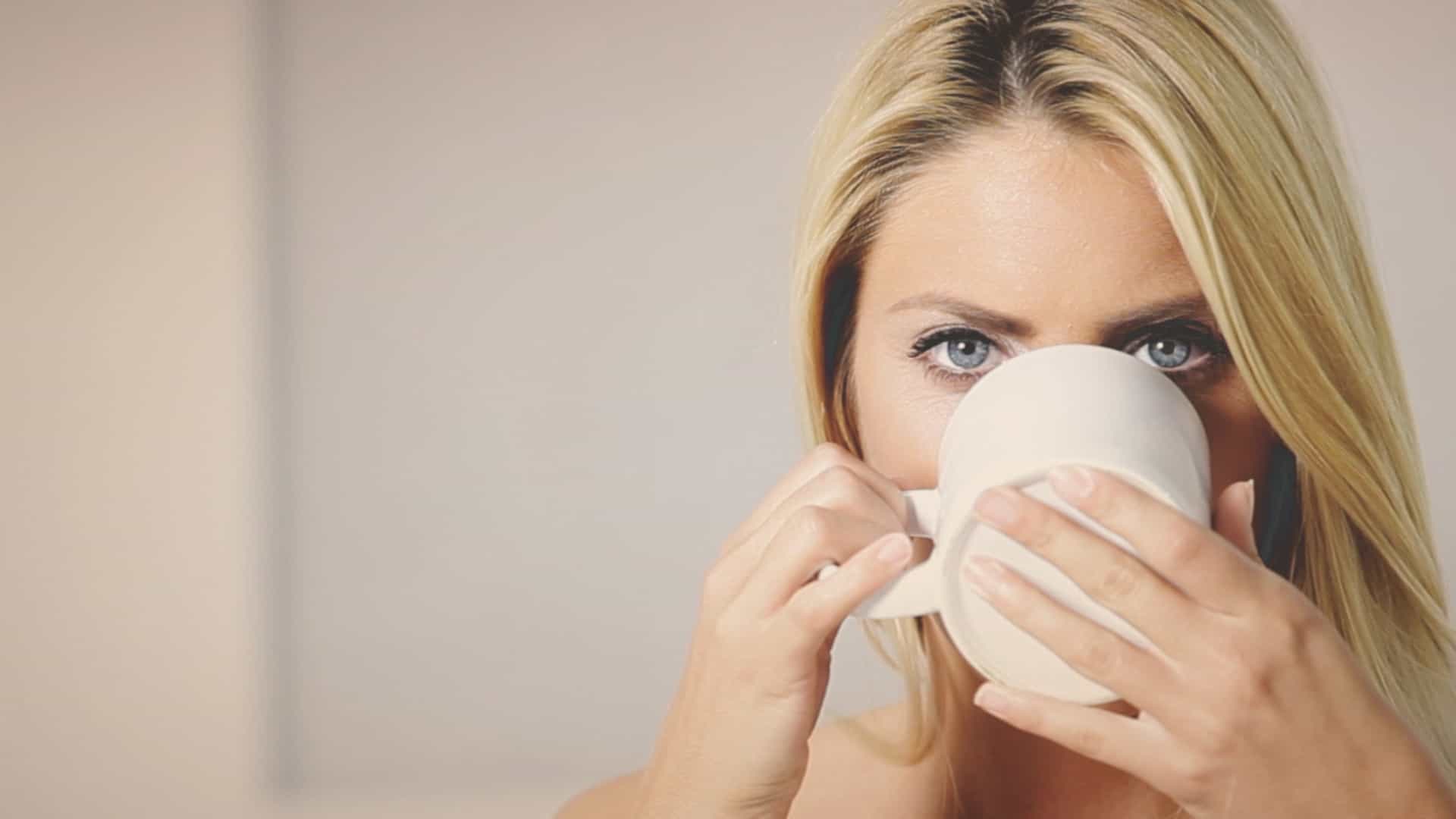 Benefícios e contraindicações do café. Antes de consumir, informe-se